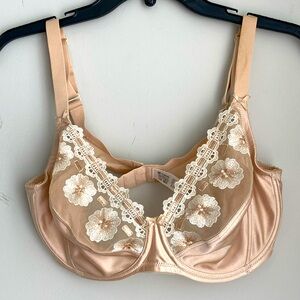 Wacoal Nude/Beige Lace Embroidered Underwire Bra Lingerie sz 38 DD